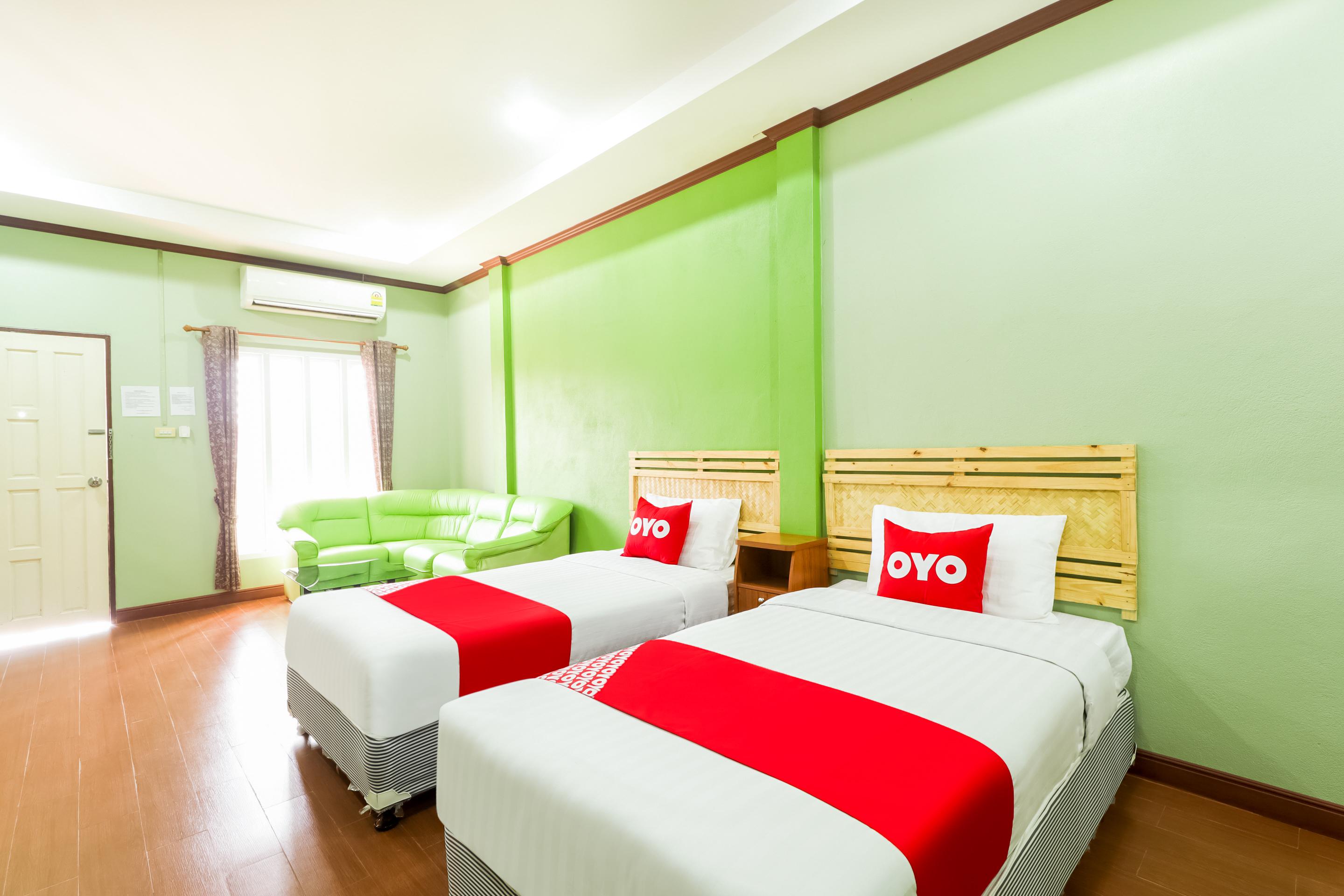 Oyo 359 Golden Nakara Place Чианг Сеeн Екстериор снимка