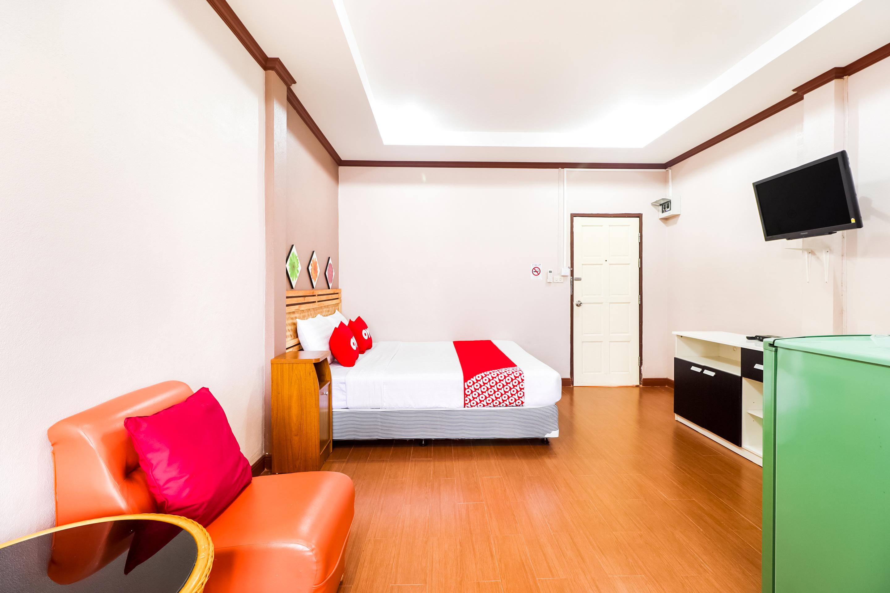 Oyo 359 Golden Nakara Place Чианг Сеeн Екстериор снимка