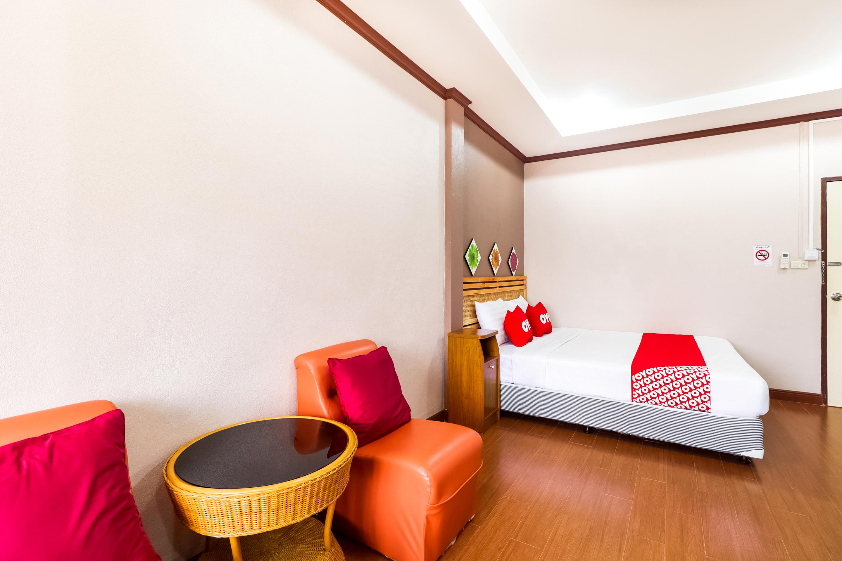 Oyo 359 Golden Nakara Place Чианг Сеeн Екстериор снимка