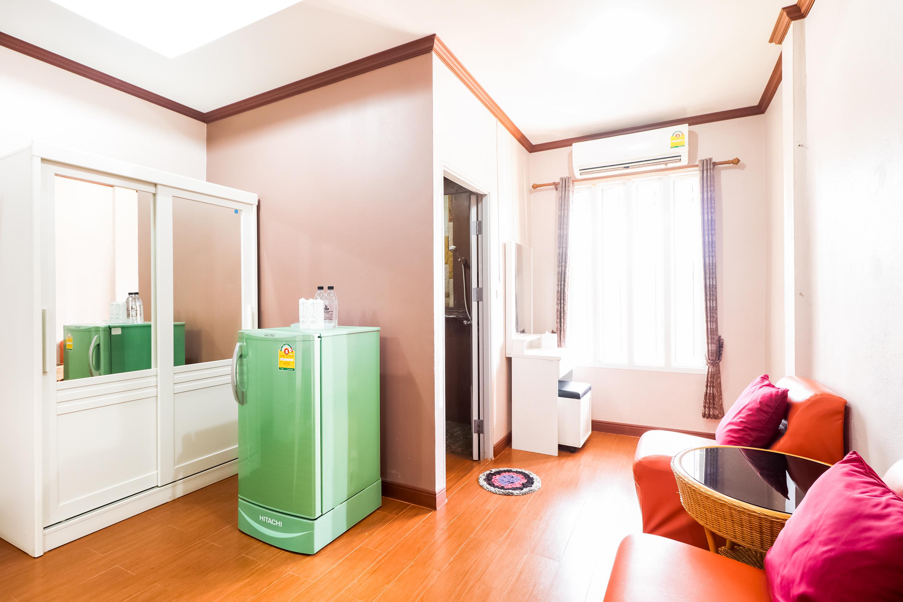 Oyo 359 Golden Nakara Place Чианг Сеeн Екстериор снимка