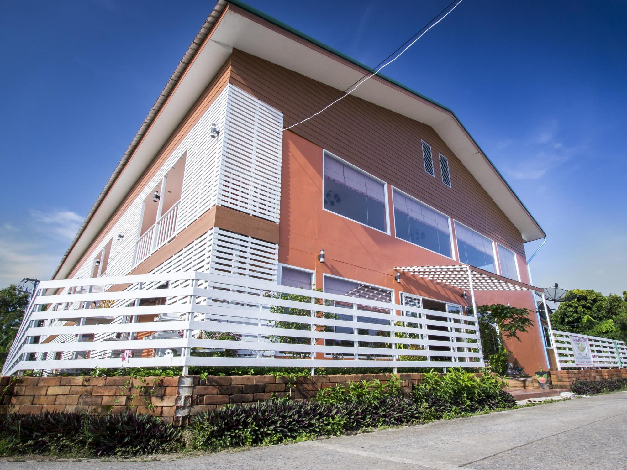 Oyo 359 Golden Nakara Place Чианг Сеeн Екстериор снимка