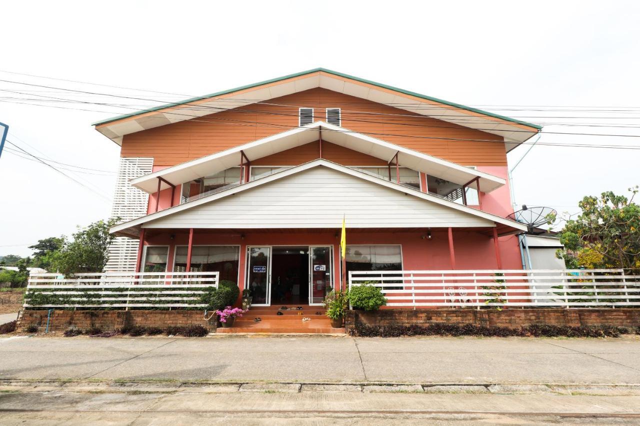 Oyo 359 Golden Nakara Place Чианг Сеeн Екстериор снимка